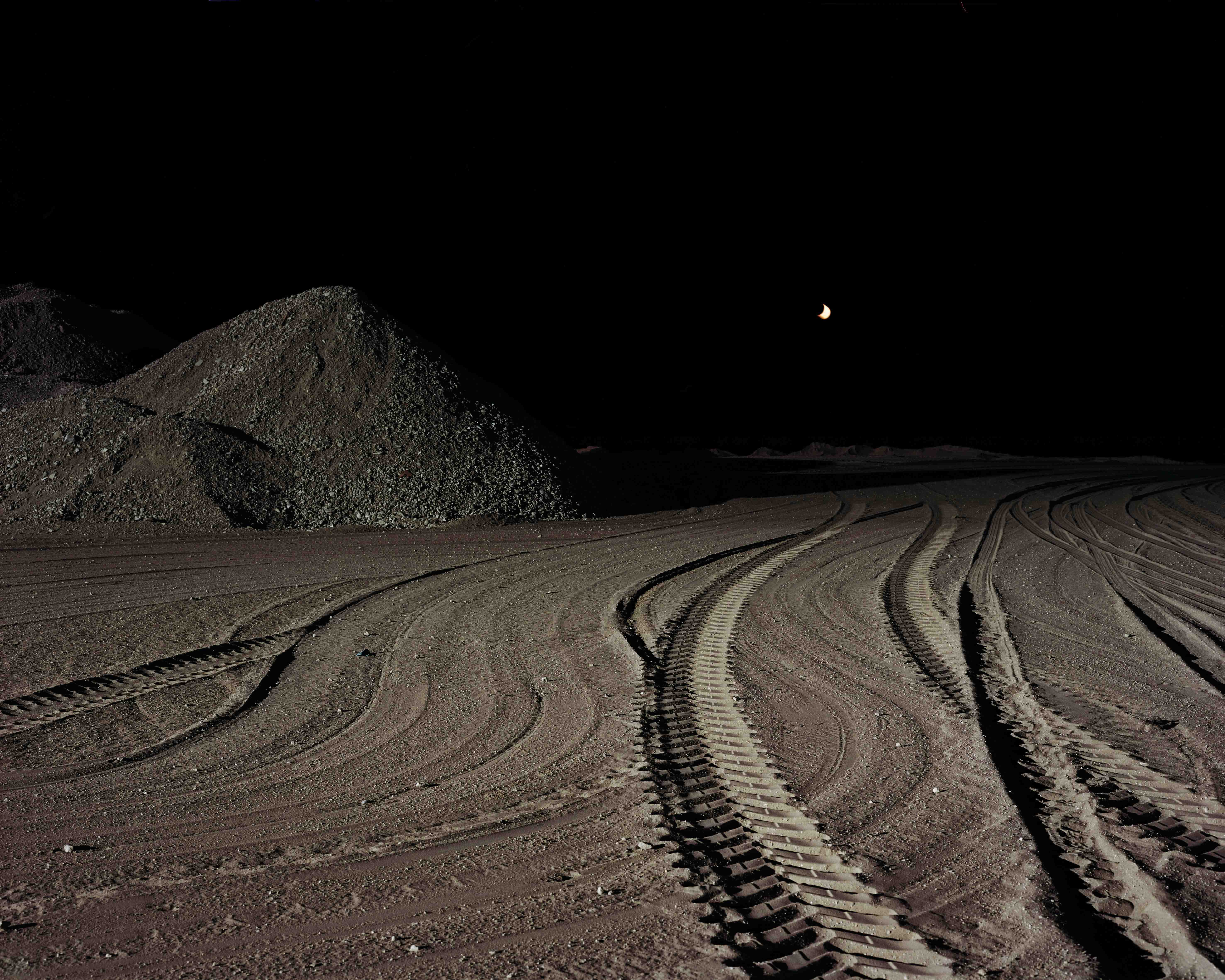 01 Jongerius Lunar Landscapes 2011 2013 PK F 2019 0037