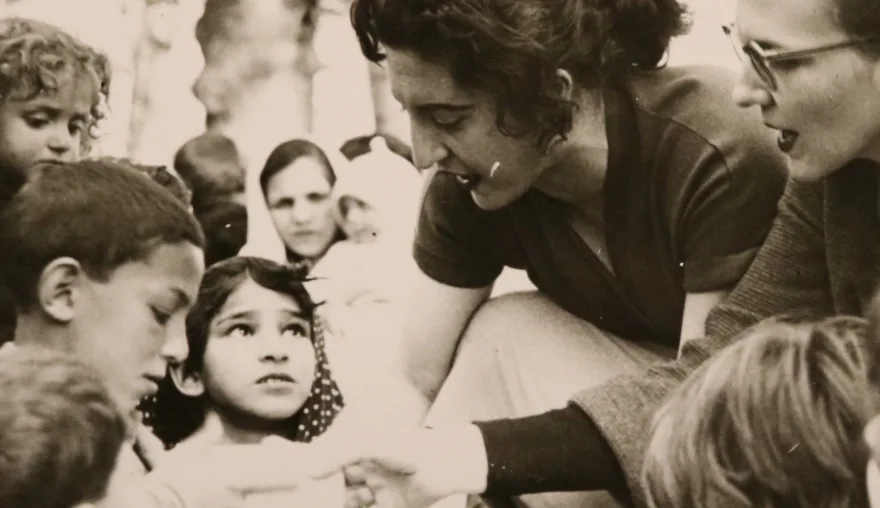 Contemporary Iran and Modernisation Through the Lens of an Album